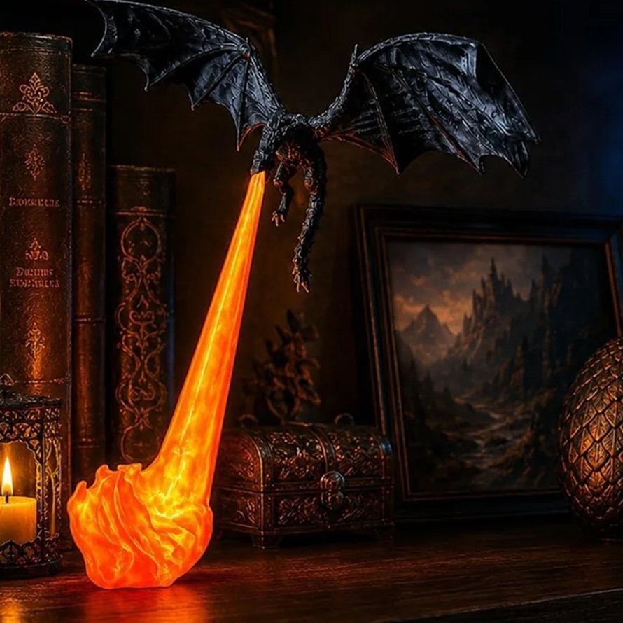 Après : la même bibliothèque avec la lampe dragon Domavius™ Drakorya allumée